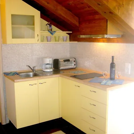 One Bedroom At 500 M Away From The With Sea View Balcony And Wifi Murter